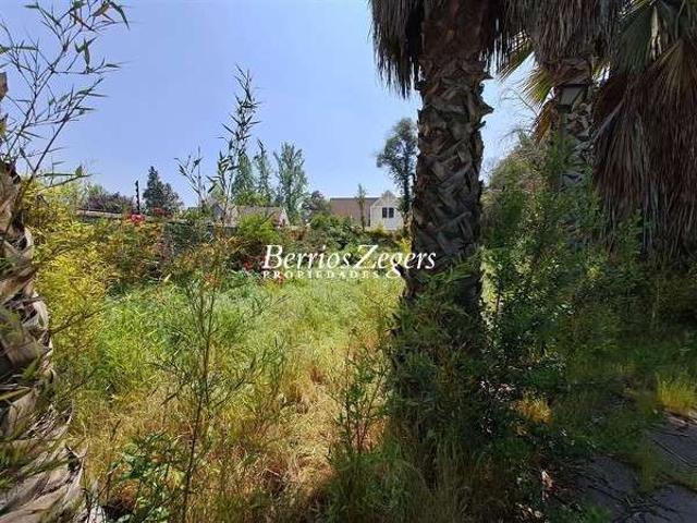 Casa en Arriendo en Las Condes 6 dormitorios 4 banos de 2000 m