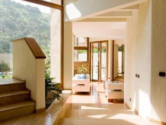 Casa en Arriendo en Lo Barnechea 5 dormitorios 5 banos de 865 m