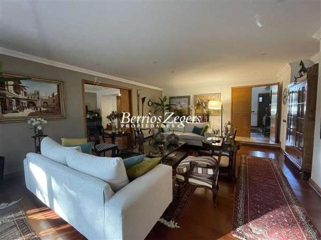 Casa en Arriendo en Lo Barnechea 6 dormitorios 6 banos de 1000 m