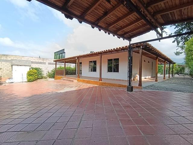 Casa en arriendo en Oriental, Los Patios