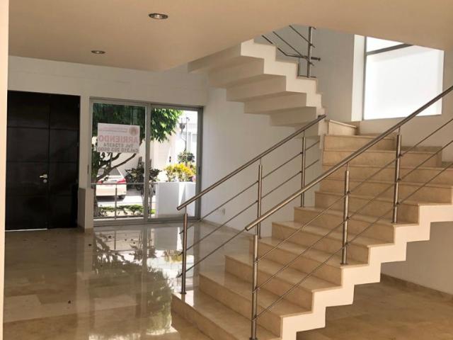 Casa En Arriendo En Los Patios En Urbanizacion Bella Vista A304783