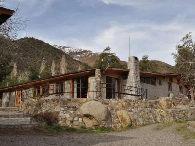 Casa en Arriendo en San Jose De Maipo 5 dormitorios 4 banos