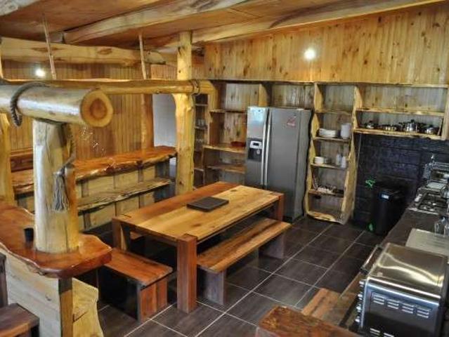 Casa en Arriendo en San Jose De Maipo 5 dormitorios 4 banos