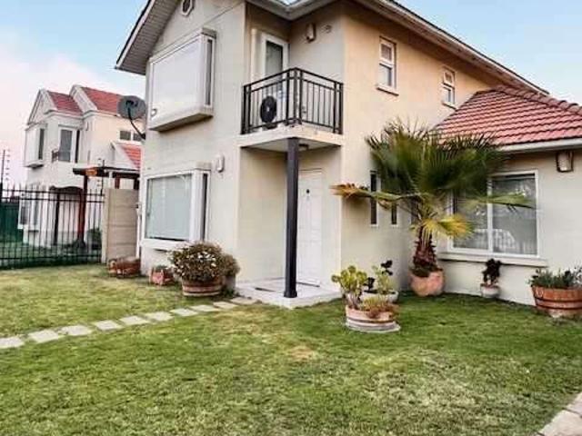 Casa en Arriendo en Talagante 4 dormitorios 3 banos de 200 m