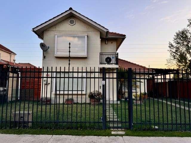 Casa en Arriendo en Talagante 4 dormitorios 3 banos de 200 m