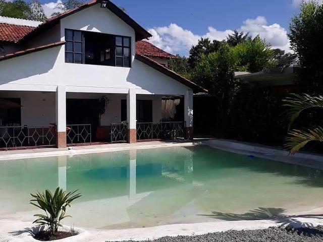 Casa en arriendo en Ginebra, Sur