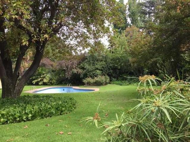 Casa en Arriendo en Vitacura 5 dormitorios 5 banos de 3271 m