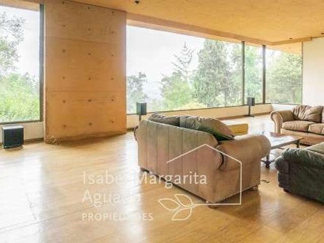 Casa en Arriendo en Vitacura 7 dormitorios 5 banos de 4526 m