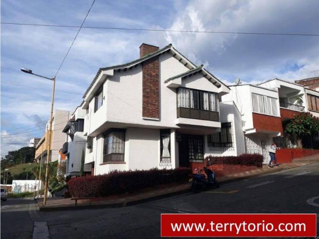 Casa en arriendo en San Fernando, Armenia