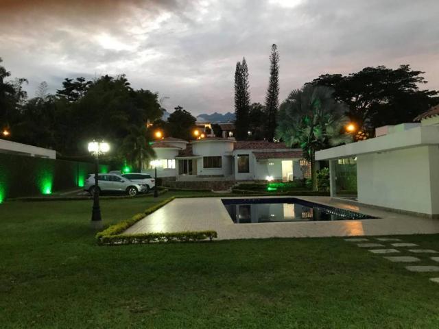 Casa en arriendo en Sur, La Buitrera