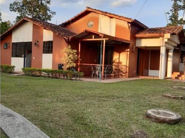 Casa en arriendo en Urbanización La Esperanza, La Tebaida