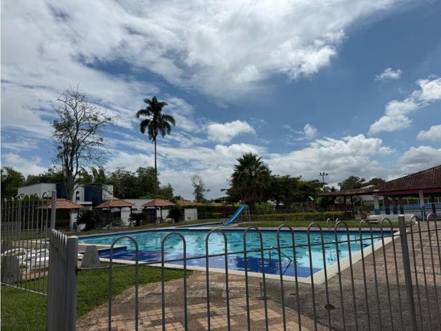 Casa en arriendo en La Alambra, La Tebaida