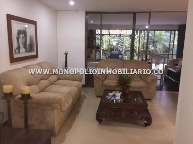 Casa en arriendo en Urbanización Los Mangos, Envigado