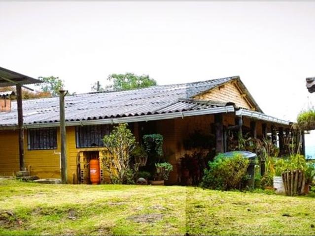 Casa en arriendo en Santa Elena, Medellín