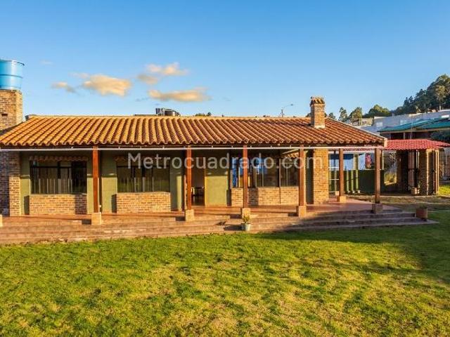 Casa en arriendo en Parcelación Termales, Tabio