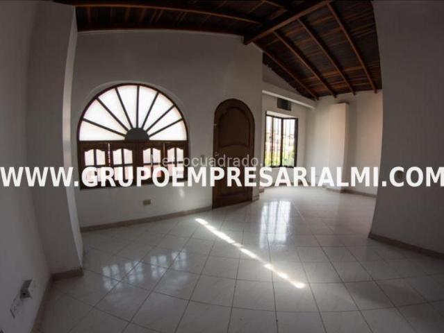 Casa en arriendo en Prado, Medellín