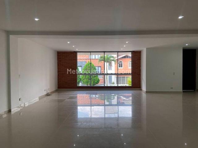 Casa en arriendo en La Doctora, Sabaneta