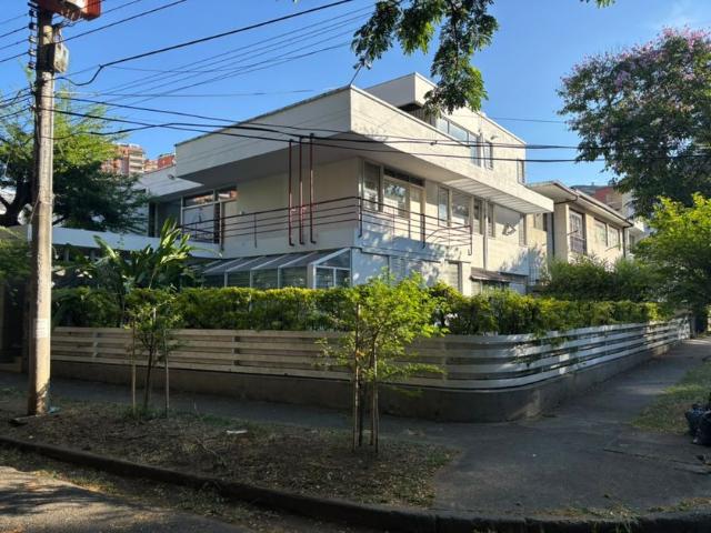 Casa en arriendo en Santa Teresita, Cali