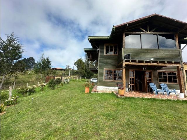 Casa en arriendo en Antioquia, Valle de Aburrá