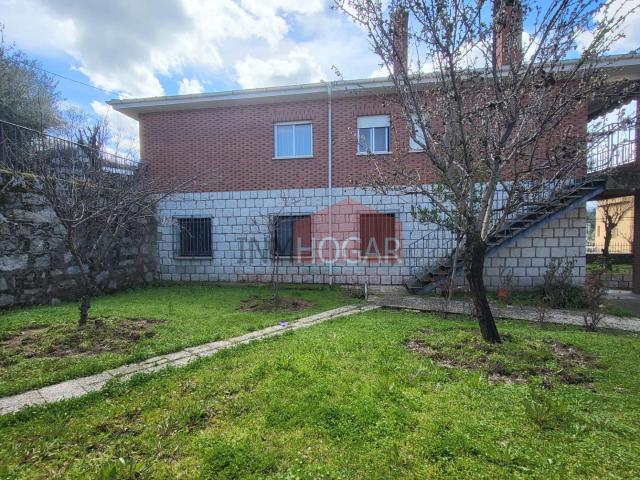 Casa en venta en Burgohondo