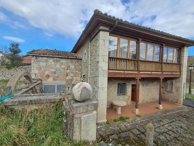 Casa en venta en Cabrales, Ortiguero / Ḥortigueru