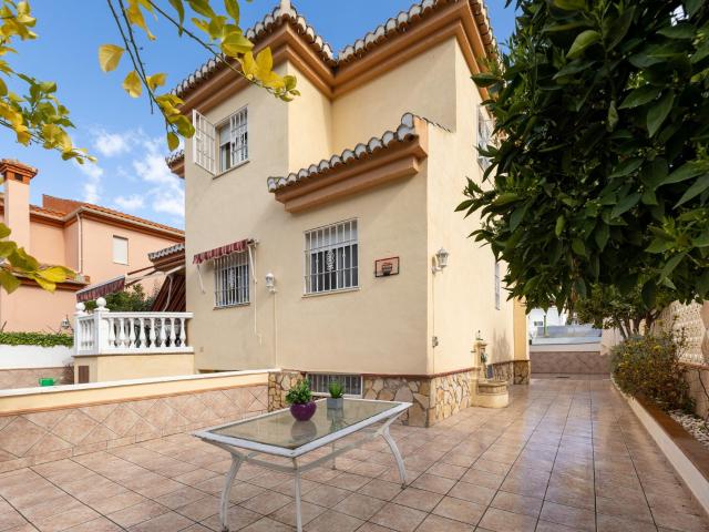Casa en venta en Cenes De La Vega, Mirasierra