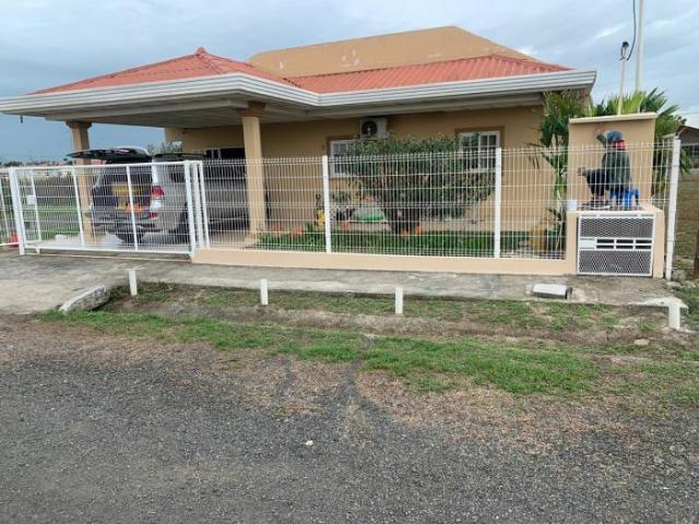 Casa en chitré diseño único