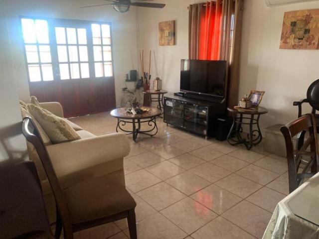 Casa en chitré diseño único