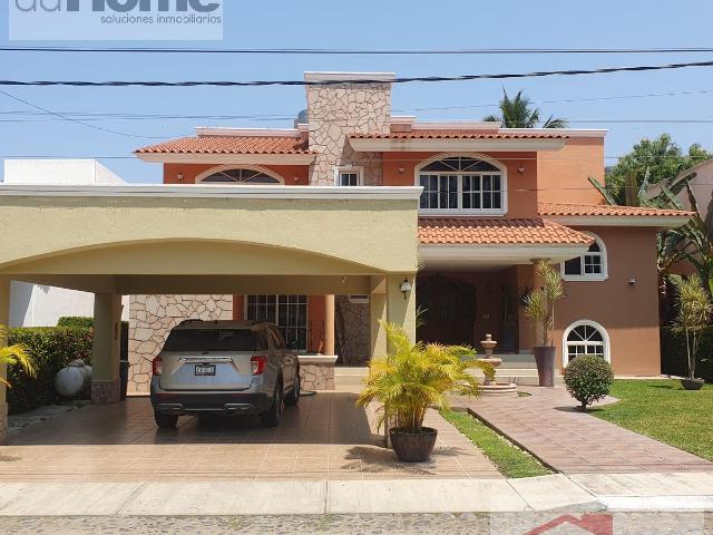 Casa en venta en Manzanillo, Colima