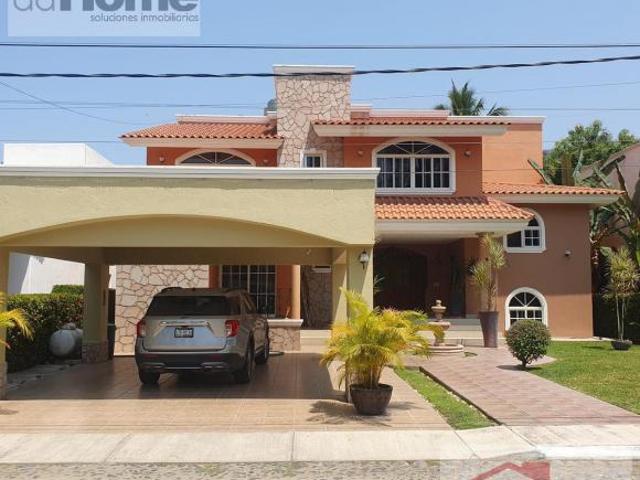 Casa en venta en Manzanillo, Colima