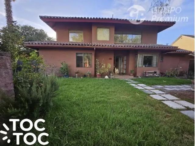 Casa en arriendo en Algarrobal, Metropolitana