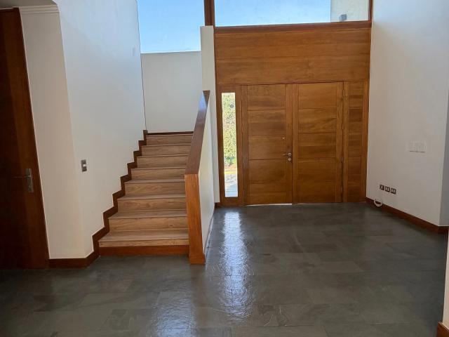 Casa en arriendo en Algarrobal, Metropolitana