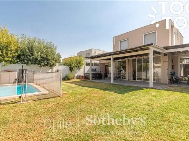 Casa en arriendo en Algarrobal, Metropolitana