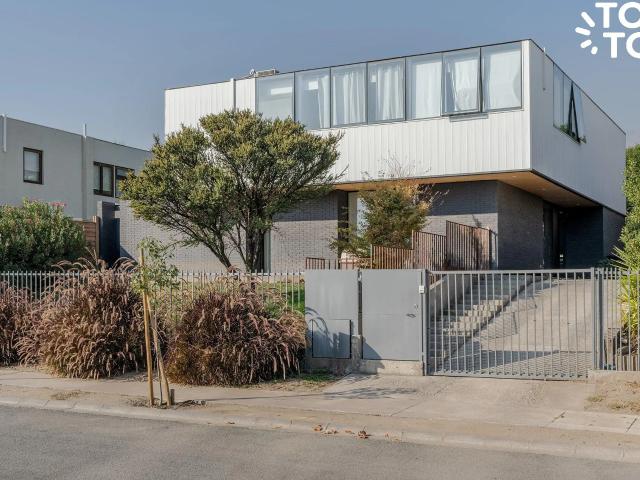 Casa en venta en Algarrobal, Metropolitana