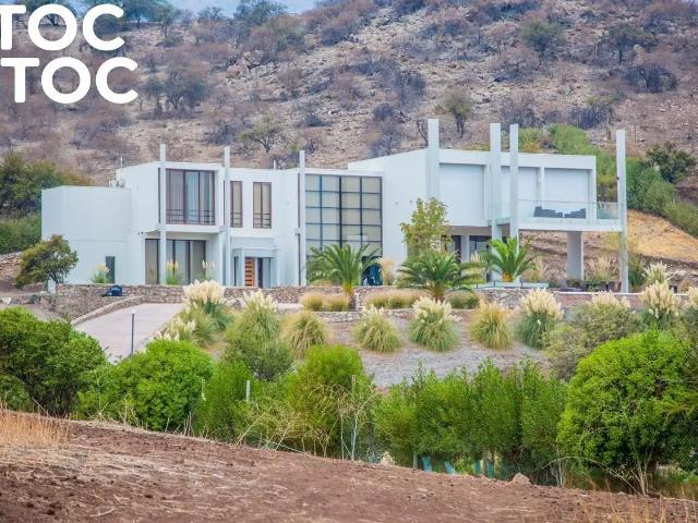 Casa en venta en Algarrobal, Metropolitana