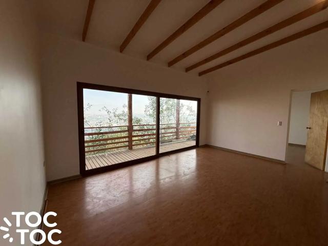 Casa en arriendo en Algarrobal, Metropolitana
