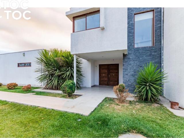 Casa en venta en Algarrobal, Metropolitana