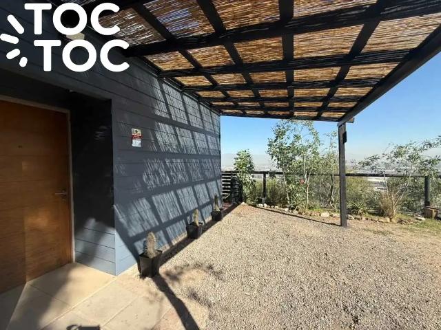 Casa en arriendo en Algarrobal, Metropolitana