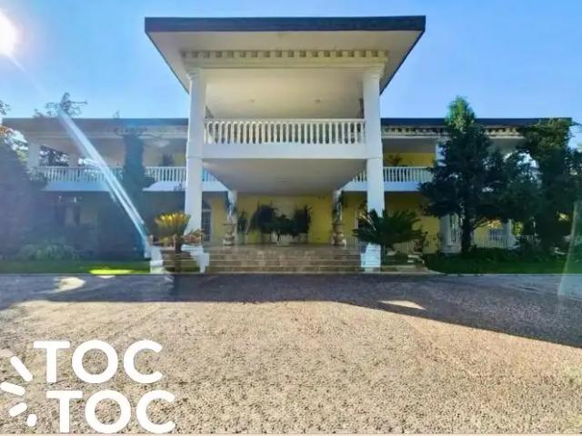 Casa en arriendo en Algarrobal, Metropolitana