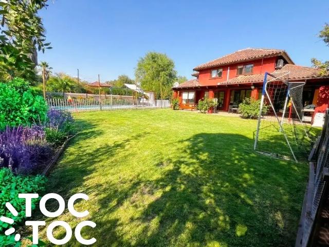 Casa en arriendo en Algarrobal, Metropolitana