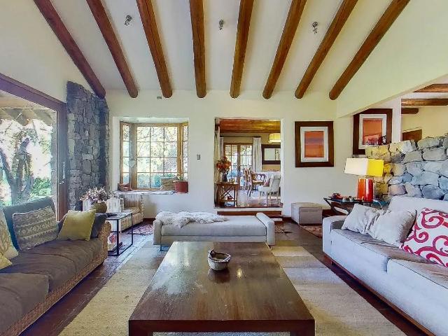 Casa en arriendo en Algarrobal, Metropolitana
