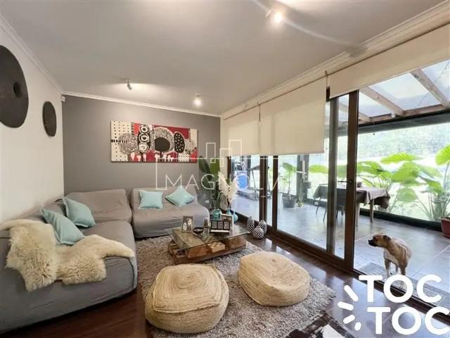 Casa en arriendo en Algarrobal, Metropolitana