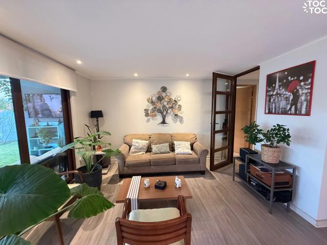 Casa en arriendo en Algarrobal, Metropolitana
