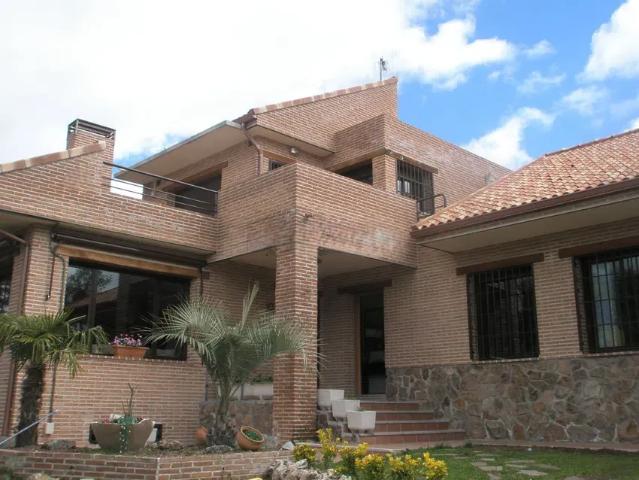 Casa en venta en Colmenar Del Arroyo, Valle del Sol