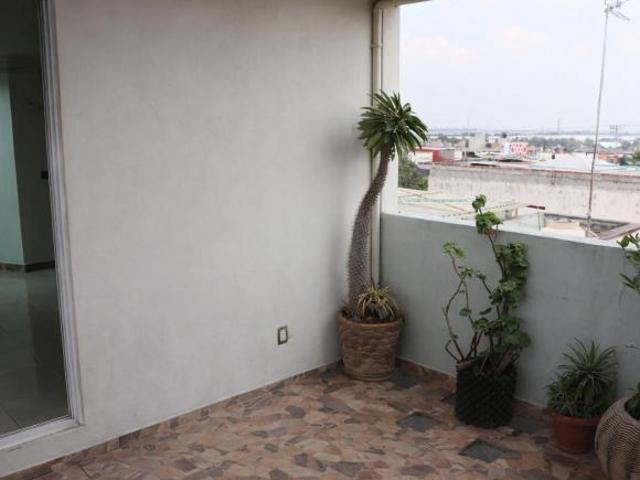Casa en condominio en Paseo de la Fe 24, Cuautitlán Izcalli con 4 recámaras y 2 baños