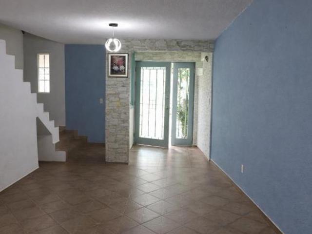 Casa en condominio en Paseo de la Fe 24, Cuautitlán Izcalli con 4 recámaras y 2 baños