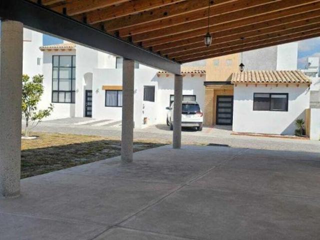 CASA EN CONDOMINIO EN TEQUISQUIAPAN, HERMOSA EN PUEBLO MÁGICO