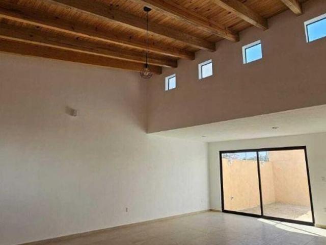 CASA EN CONDOMINIO EN TEQUISQUIAPAN, HERMOSA EN PUEBLO MÁGICO