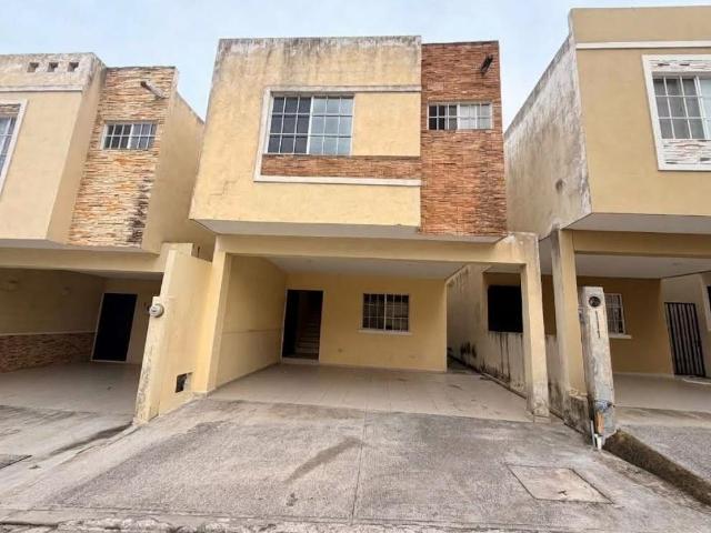 Casa en renta en Fraccionamiento Floresta, Miramar