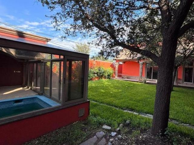 Casa en FRACCIONAMIENTO JARDINES DE VERSALLES